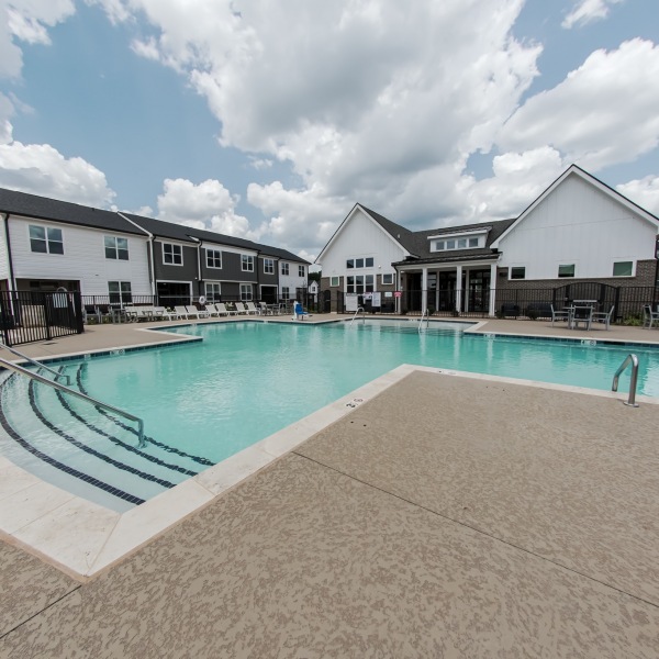 What are the advantages of rental townhome living, you ask?

At @townhomesatbridlestone, choose from private garages, built-in pet spas, screened in porches with outdoor kitchens, fenced in backyards, rooftop patios, and more! ✨🏠

#NorthwoodRavin #ThisIsNWRLiving #WeAreNWR #AllIn #NotAllApartmentsAreTheSame #NWR #TheNWRDifference #NWRDifference #estoesviviendoNWR #somosNWR #todoenNWR #charlottenc #bridlestone #townhomes